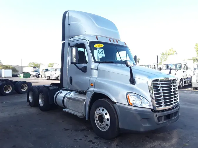 2016 FREIGHTLINER/MERCEDES CASCADIA 125