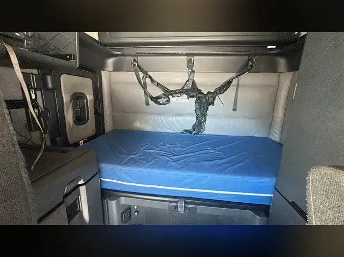 2022 Freightliner Cascadia 126