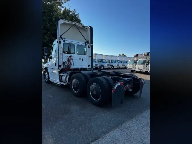 2019 FREIGHTLINER CASCADIA 125