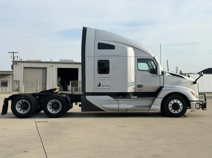 2023 Kenworth T680