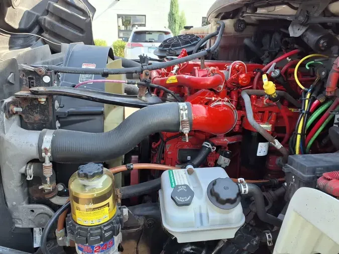 2019 FREIGHTLINER M2 106