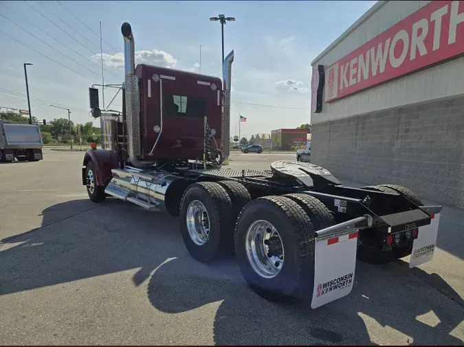 2025 Kenworth W900L