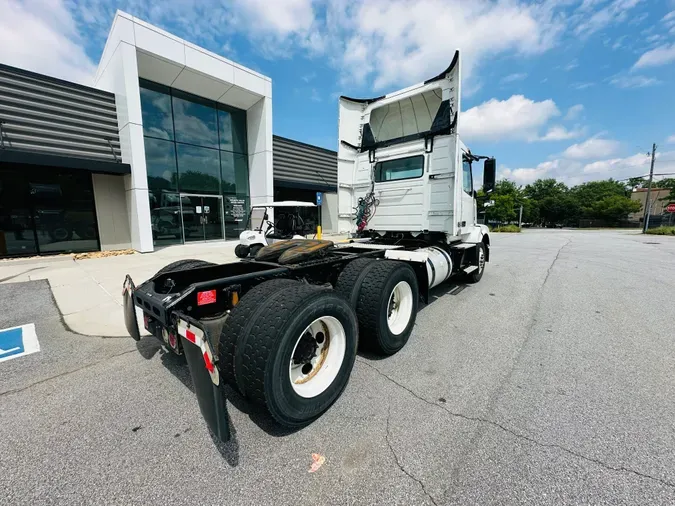 2018 Volvo VNL64T300