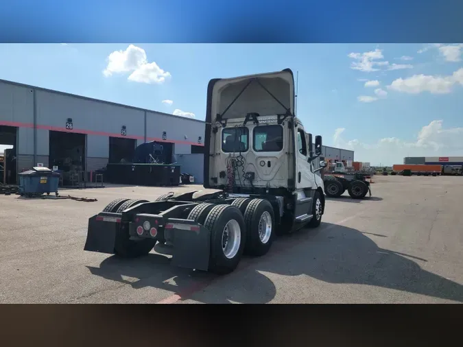 2019 Freightliner Cascadia 126ea68e867598d6761d1f1f48c3c6c5148