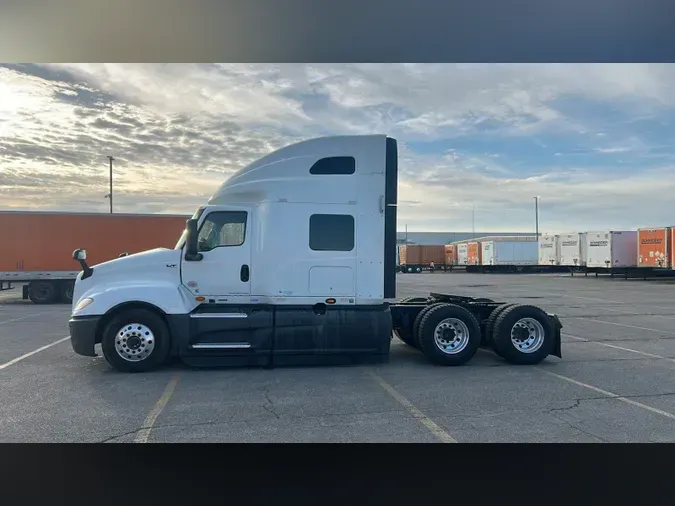 2022 International LT