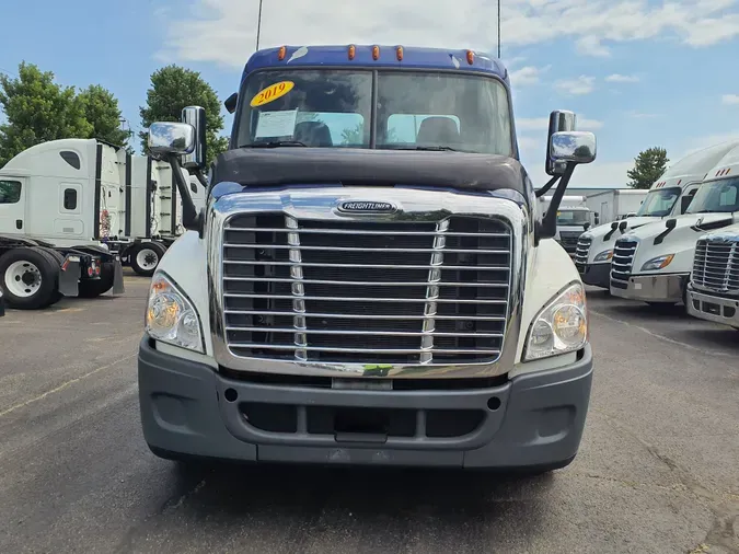 2019 FREIGHTLINER/MERCEDES CASCADIA 125