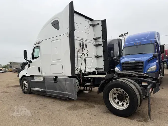 2019 FREIGHTLINER CASCADIA 126