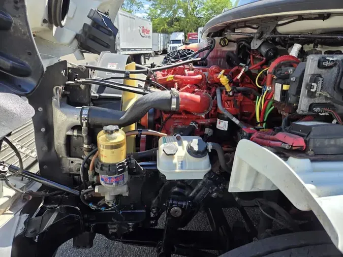 2019 FREIGHTLINER M2 106
