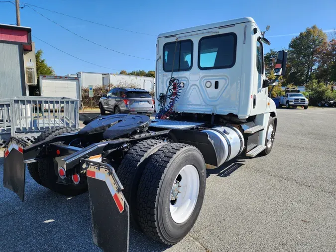 2018 FREIGHTLINER/MERCEDES CASCADIA 125