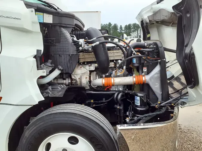 2019 FREIGHTLINER NEW CASCADIA 126