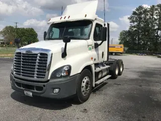 2016 FREIGHTLINER X12564ST