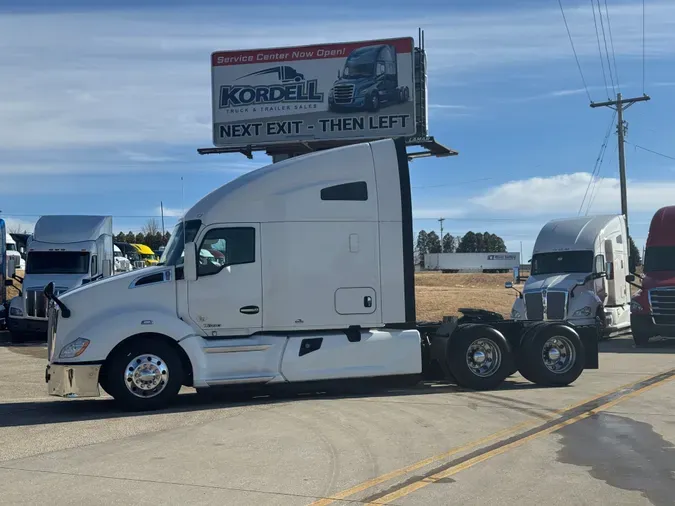 2021 KENWORTH T680