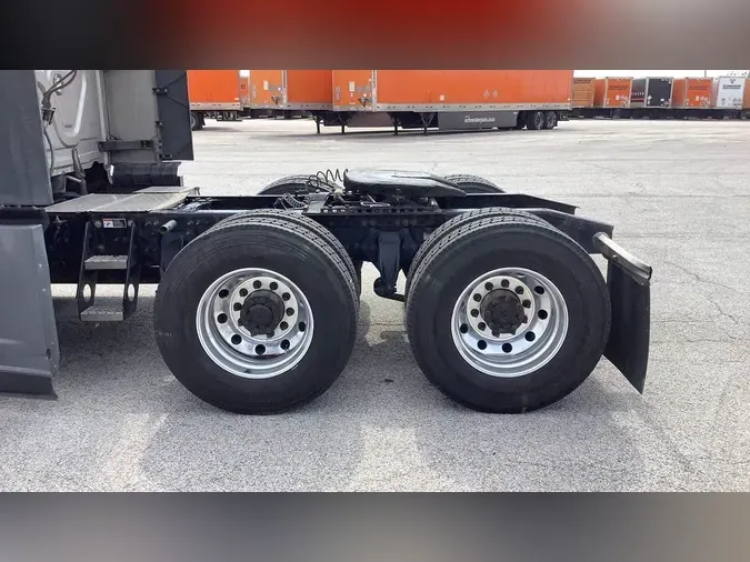 2023 Freightliner Cascadia 126