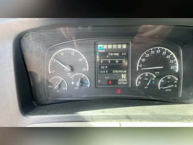 2021 Freightliner Cascadia 126