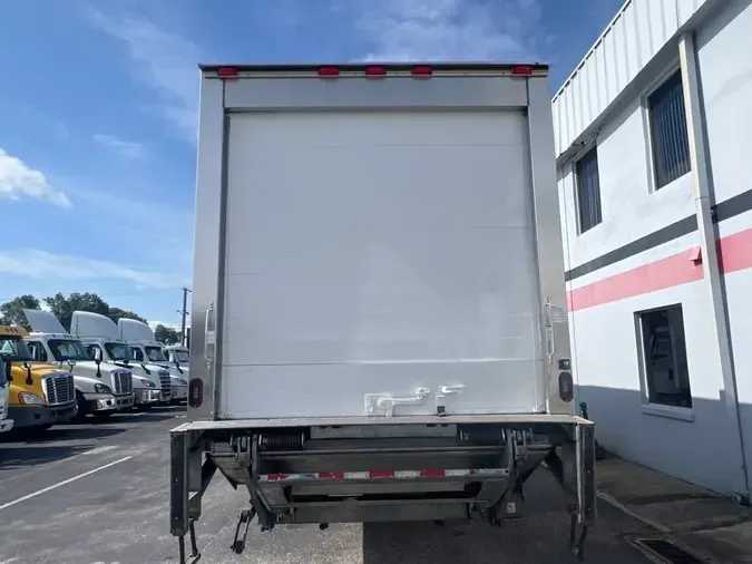 2019 FREIGHTLINER M2 106