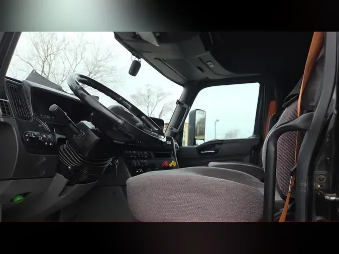 2022 INTERNATIONAL LT