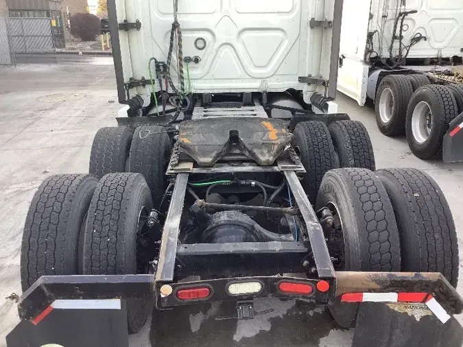2018 FREIGHTLINER X12564ST