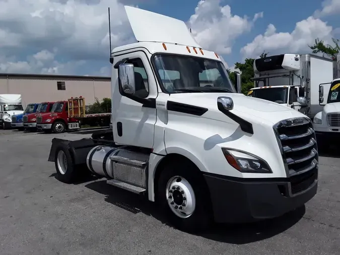 2020 FREIGHTLINER NEW CASCADIA 126