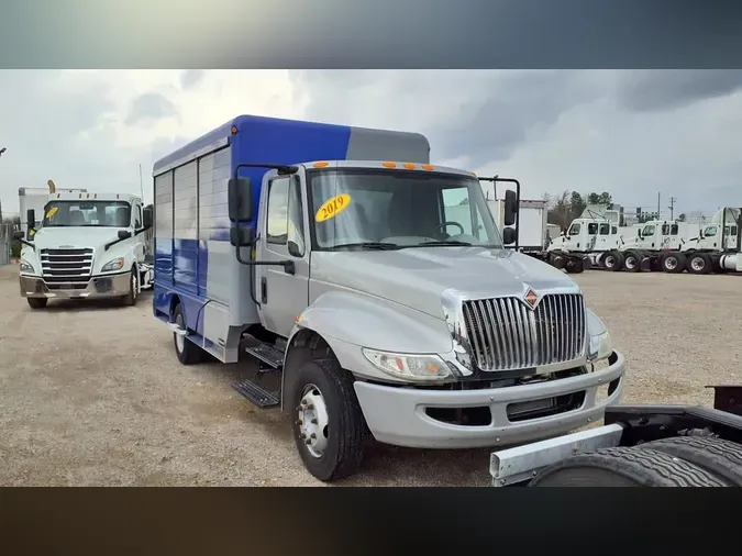 2019 NAVISTAR INTERNATIONAL 4300LP (4X2)