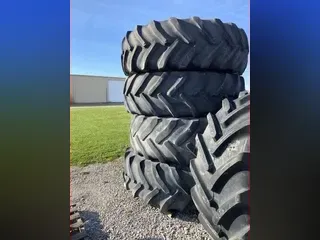 2000 John Deere 620/70R46 FLOTATION TIRES