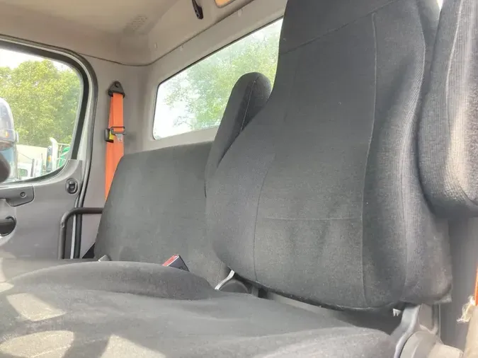 2018 FREIGHTLINER M2 106