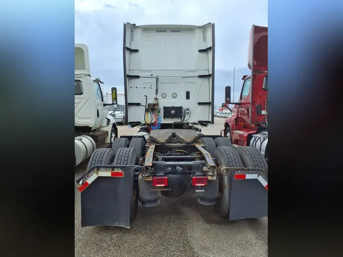 2019 NAVISTAR INTERNATIONAL LT625 SLPR CAB