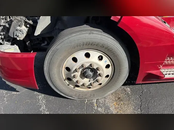 2022 VOLVO VNL64T300