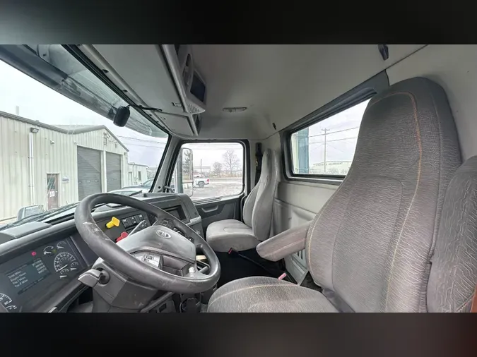 2019 Volvo VNL300