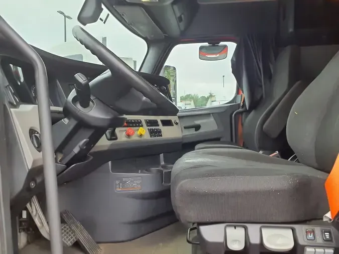 2019 FREIGHTLINER NEW CASCADIA PX12664