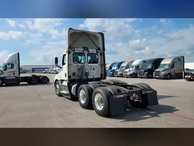 2019 Freightliner Cascadia 126ea96bb4b62d709a02a225e23d2c33777