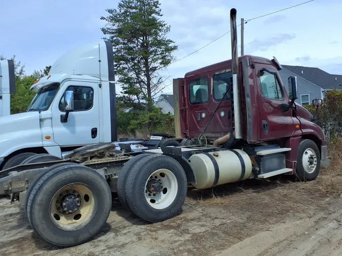 2018 FREIGHTLINER/MERCEDES CASCADIA 125