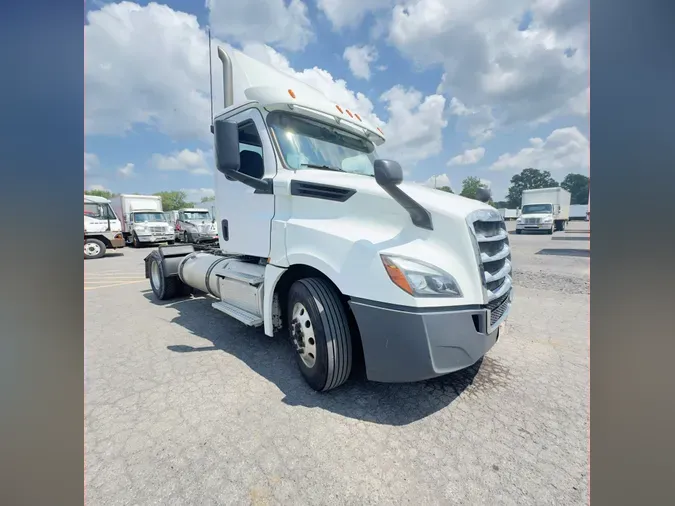 2019 FREIGHTLINER/MERCEDES NEW CASCADIA 126