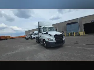 2020 Freightliner Cascadia 126