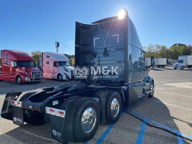 2025 VOLVO VNL64T840