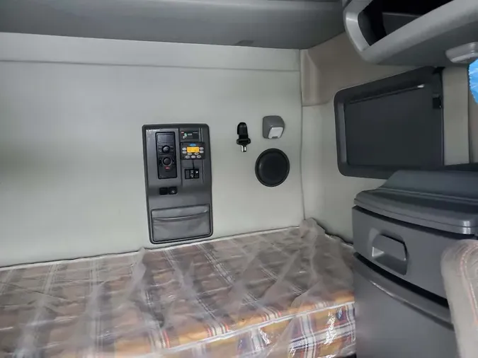 2022 VOLVO VNL64T740ea9c018412a1ee9f07f6ccc662595796