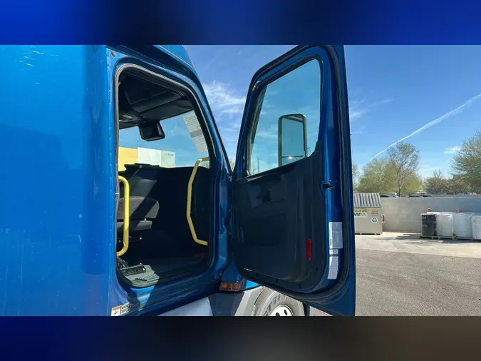 2023 Freightliner Cascadia 126