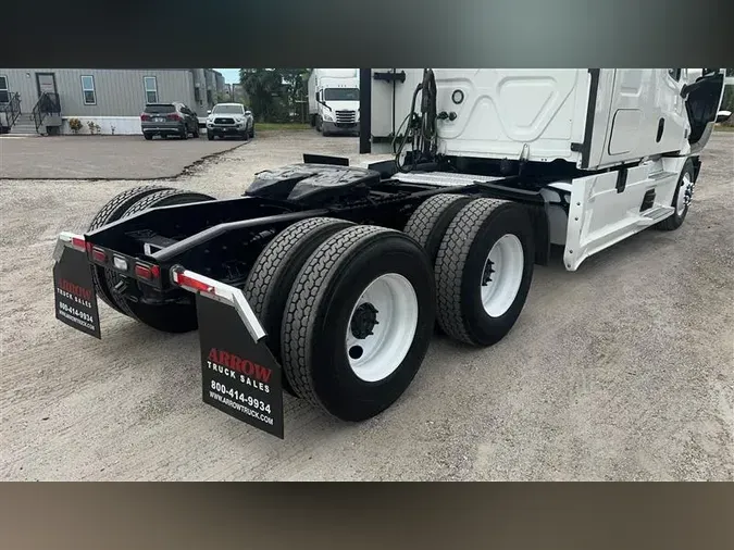 2021 FREIGHTLINER CA126