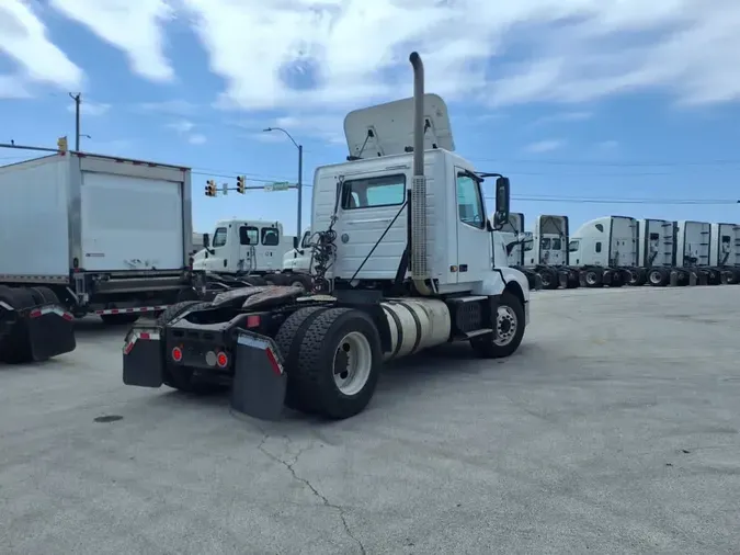 2016 VOLVO VNL42TRACTOReaa1032c684c384a5f83ae319d8e906e