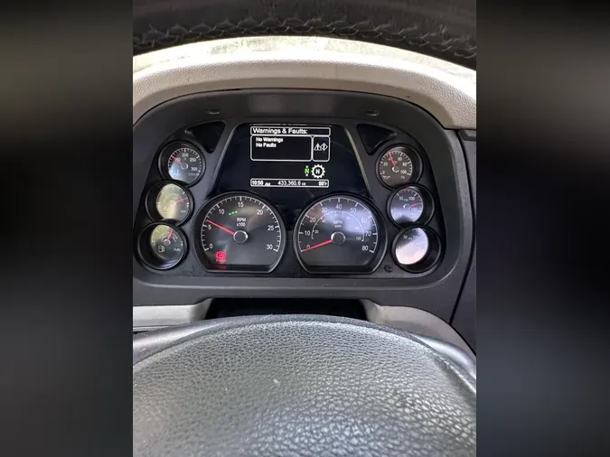 2021 Peterbilt 579eaa1e39f4c5860f0a3a028ccafb57010