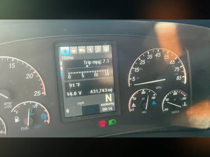 2021 Freightliner Cascadia 126