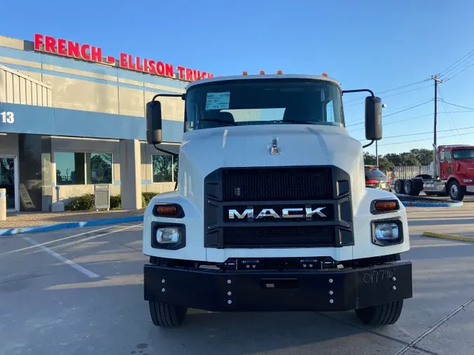 2025 Mack MD6