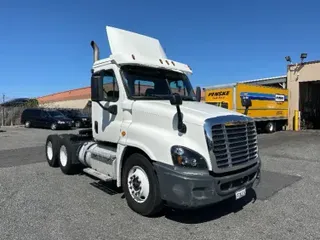 2016 FREIGHTLINER X12564ST