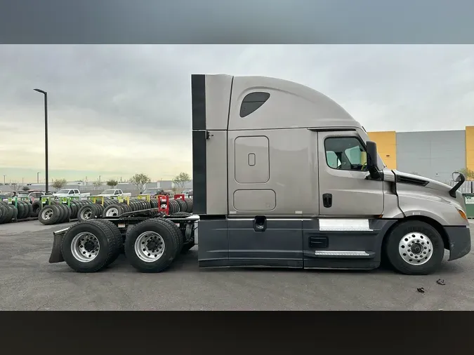 2023 Freightliner Cascadia