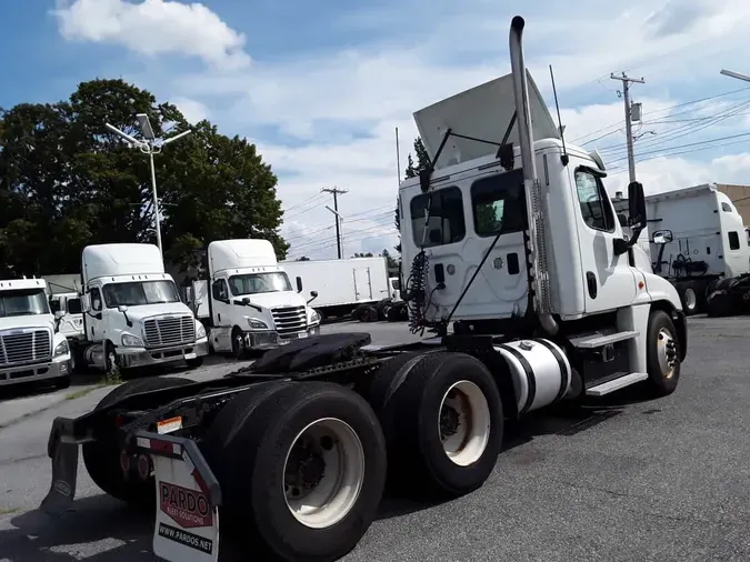 2016 FREIGHTLINER CASCADIA