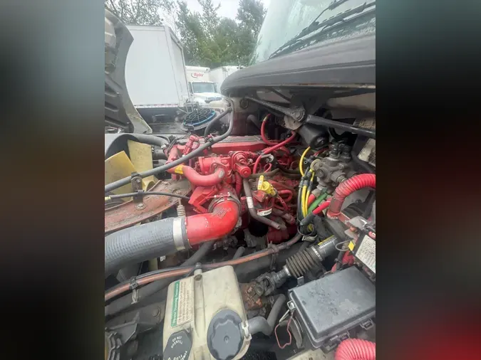 2018 FREIGHTLINER M2 106