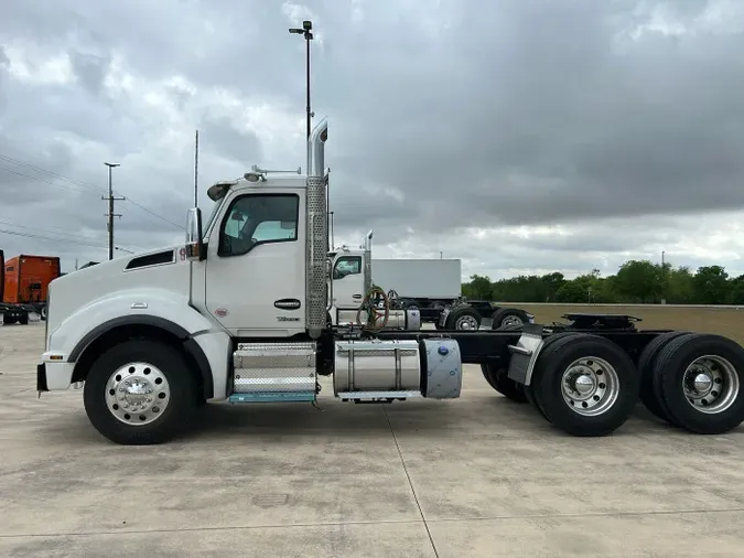 2026 Kenworth T880