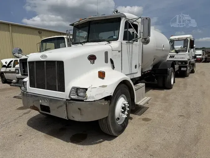 2002 PETERBILT 330eabeecac9cad5f3499a0fac93fede5df