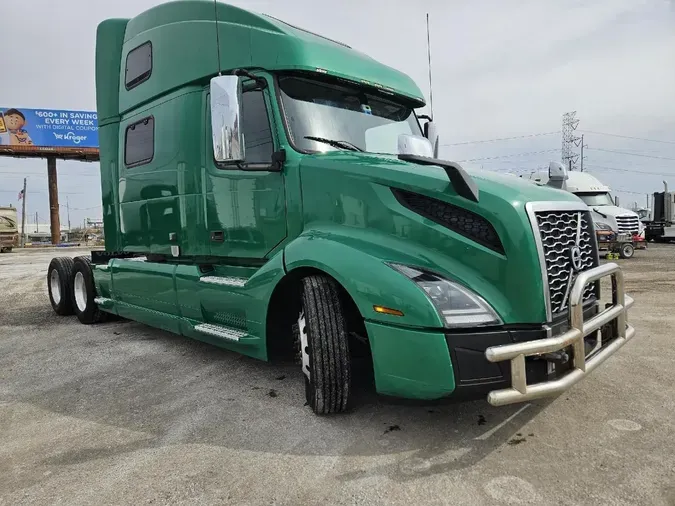 2020 VOLVO VNL64T860