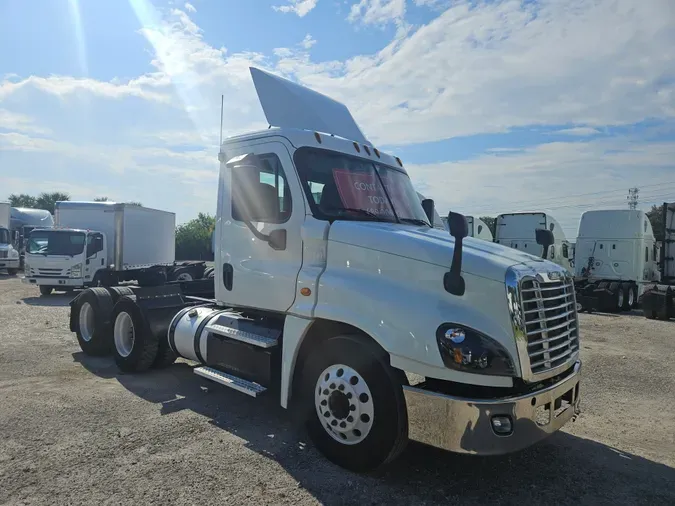 2018 FREIGHTLINER/MERCEDES CASCADIA 125