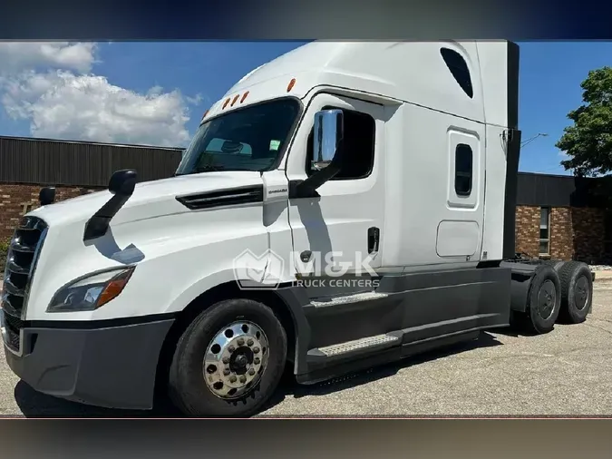 2020 FREIGHTLINER Cascadia 126